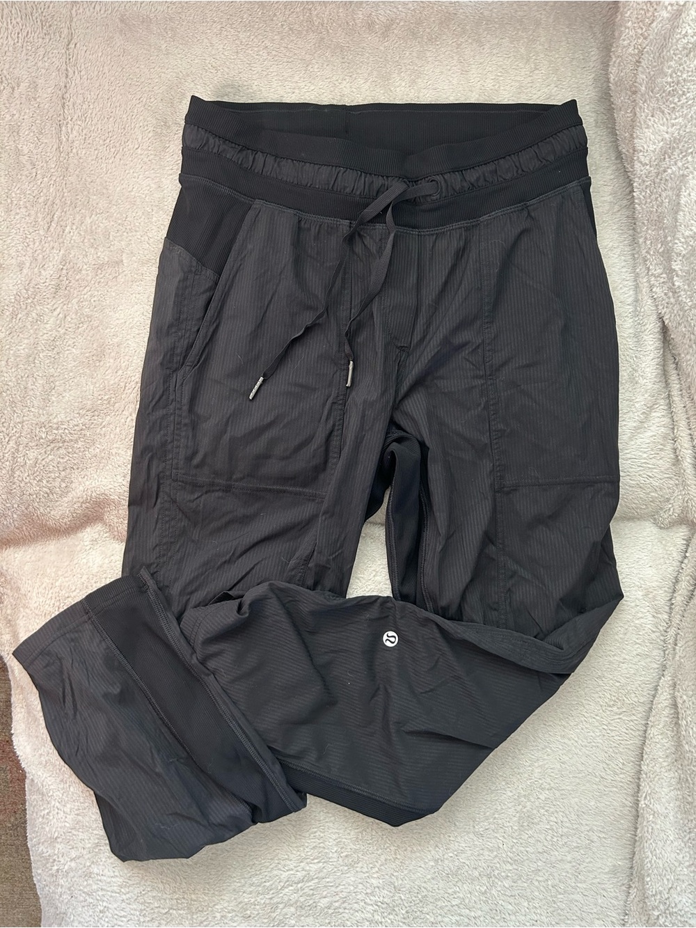 Lululemon Black Cropped Dance Studio Drawstring Athletic Joggers size 6